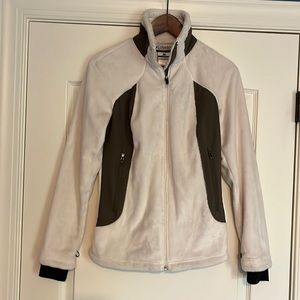 Columbia womens fleece with cuffs and zip pockets
